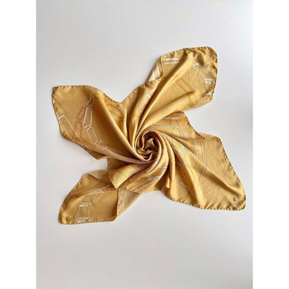 NATHALIE JEAN Gold Silk Ttwill Saphir Chain Printed 33.5" x 33.5" Square Scarf - Picture 1 of 13